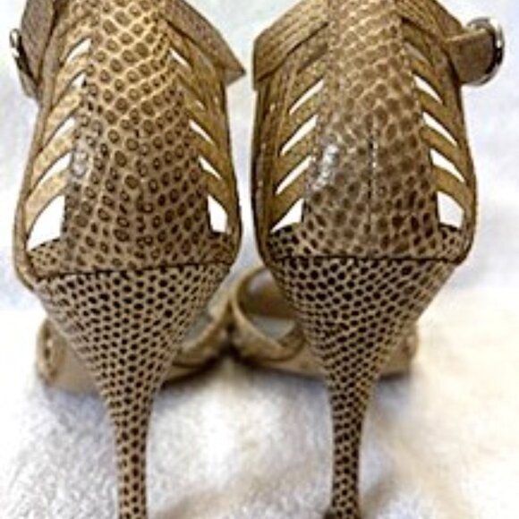 BCBG "Gylda" ankle strap heels in 'bone pearl multi snake' Size 8 - Picture 4 of 7